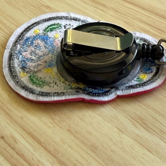 Vintage Dead Sugar Skull Retractable Reel Name Badge Holder w Clip Embroidered P - Picture 3 of 3
